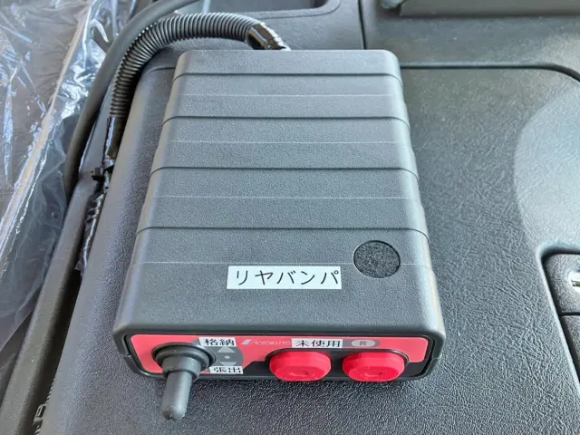 リアバンパーのコントローラーです。|三菱 スーパーグレート 2PG-FV80VYの写真18