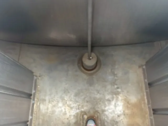 タンク内部の状態です。(前方より2室目)|東邦  TT28J5N2Sの写真11