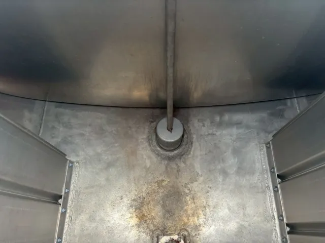 タンク内部の状態です。(前方より3室目)|東邦  TT28J5N2Sの写真12