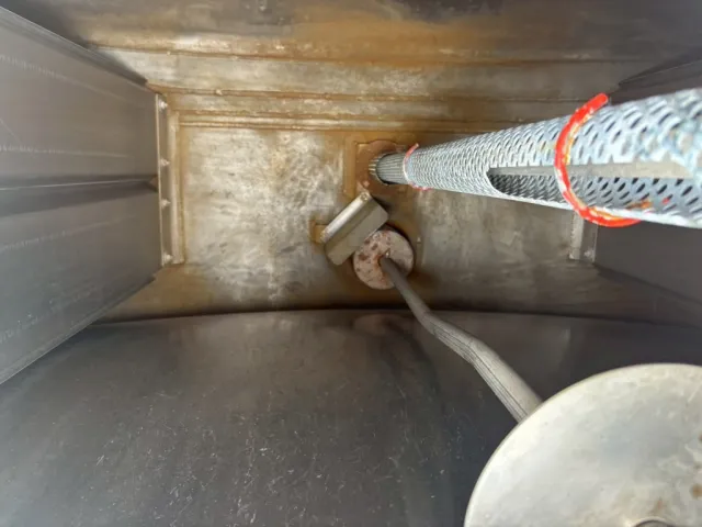 タンク内部の状態です。(前方より4室目)|東邦  TT28J5N2Sの写真13