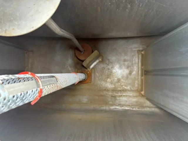 タンク内部の状態です。(前方より5室目)|東邦  TT28J5N2Sの写真14