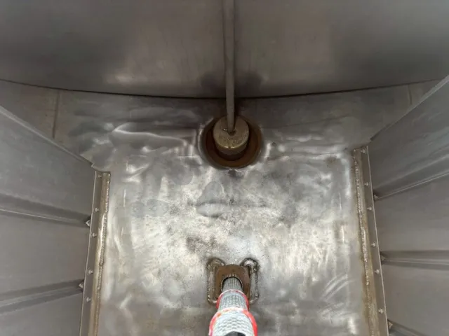 タンク内部の状態です。(前方より7室目)|東邦  TT28J5N2Sの写真16