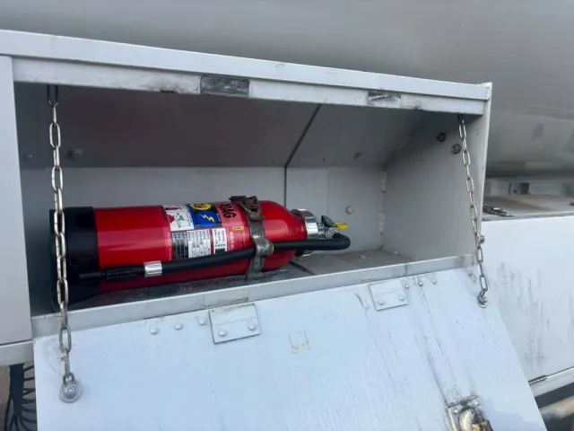 運転席側消火器です。|東邦  TT28J5N2Sの写真31