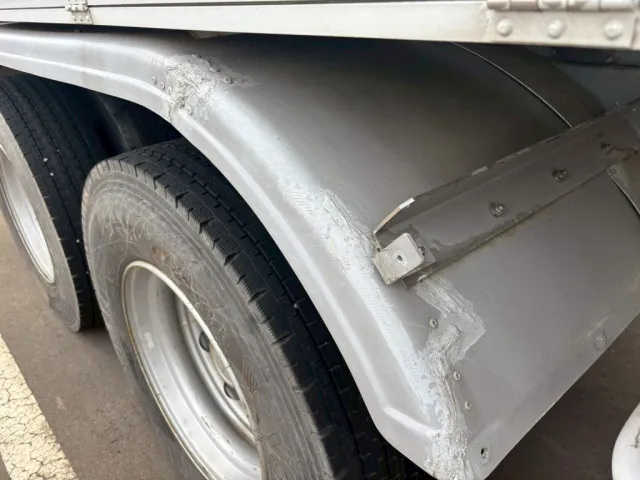 運転席側リヤフェンダー補修痕あります。|東邦  TT28J5N2Sの写真42