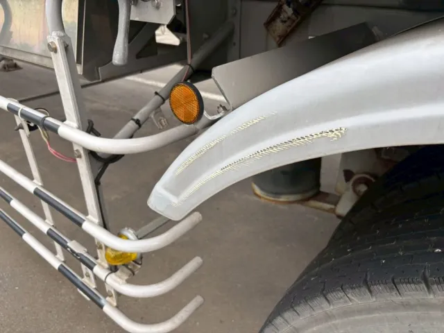 助手席側リヤフェンダー擦り傷あります。|東邦  TT28J5N2Sの写真44