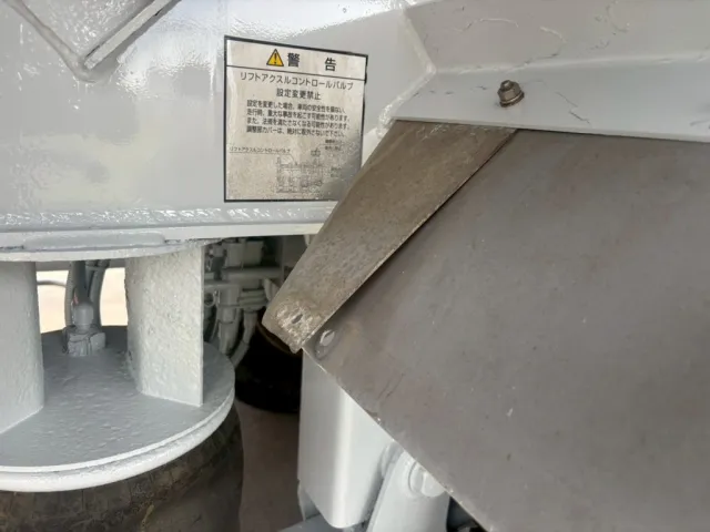 助手席側リヤフェンダーリベット外れあります。|東邦  TT28J5N2Sの写真45