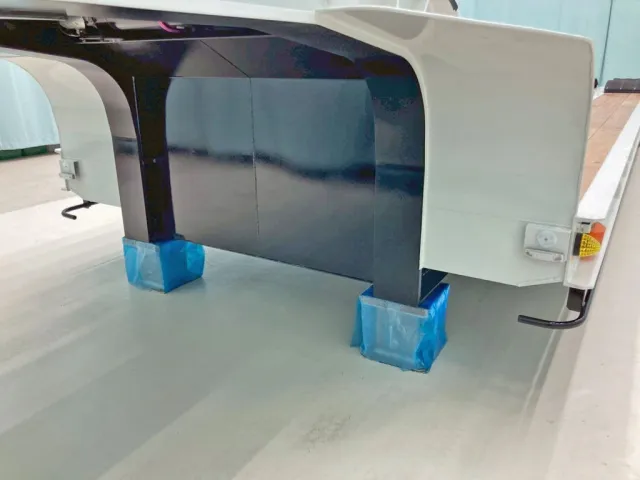 脚は付いておりません。|東邦  TL48J9T2Sの写真25