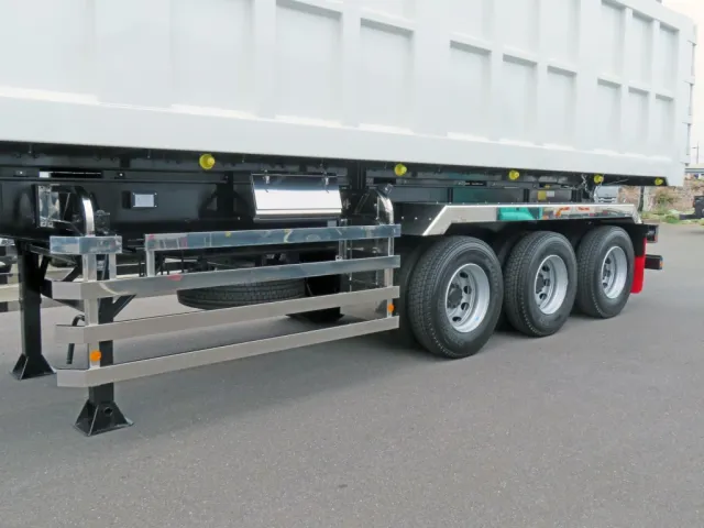 サイドバンパー・サイドバンパーステーはステンレス製です。|コダイラ  KFL32改の写真15