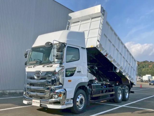 フロント周り、メッキパーツで飾っています。|日野 プロフィア 2DG-FS1AJEの写真1