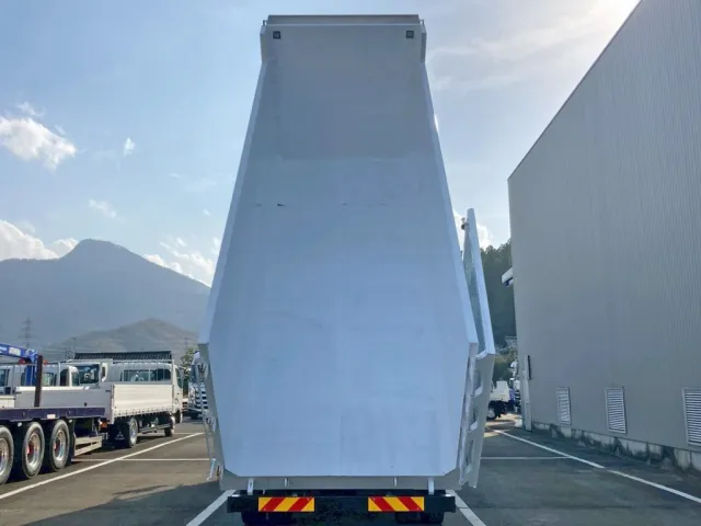 床は鉄板です。|日野 プロフィア 2DG-FS1AJEの写真8