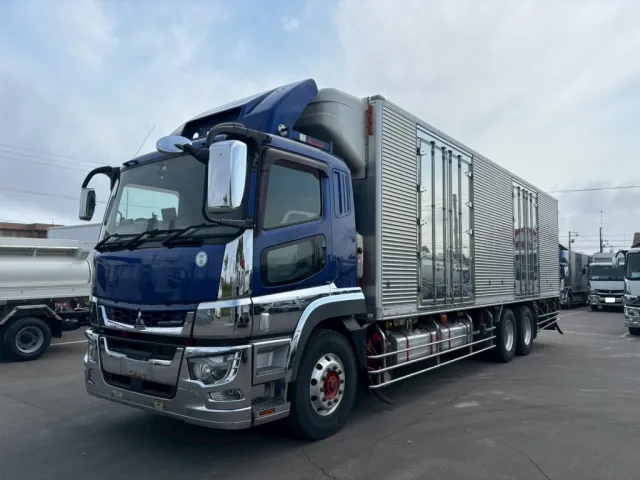 フロント周り、メッキパーツで飾っています。|三菱 スーパーグレート 2PG-FV74HZの写真1