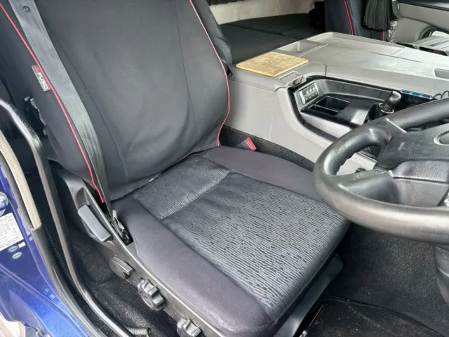 座面ヘタリあります。|三菱 スーパーグレート 2PG-FV74HZの写真11