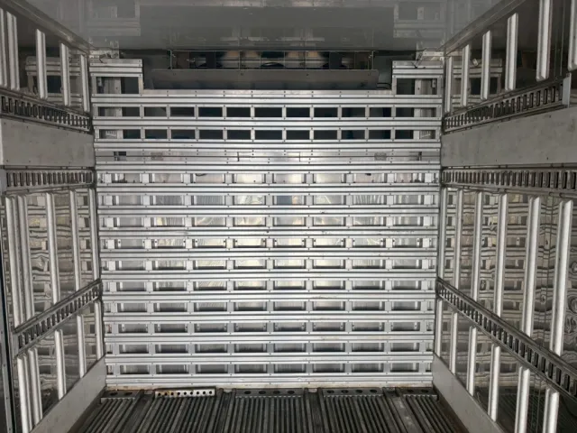 冷凍機の吹き出し口です。|三菱 スーパーグレート 2PG-FV74HZの写真15