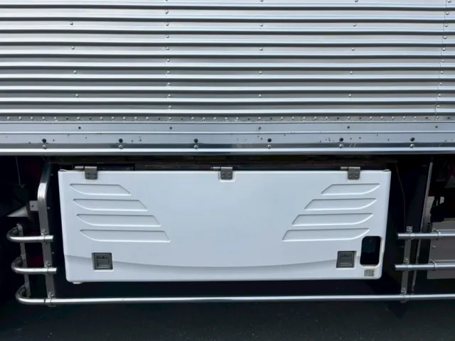 冷凍機はサブエンジン式です。|三菱 スーパーグレート 2PG-FV74HZの写真17