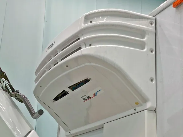 冷凍機です。(直冷式)|三菱 ファイター 2KG-FK65F(2WD)の写真15