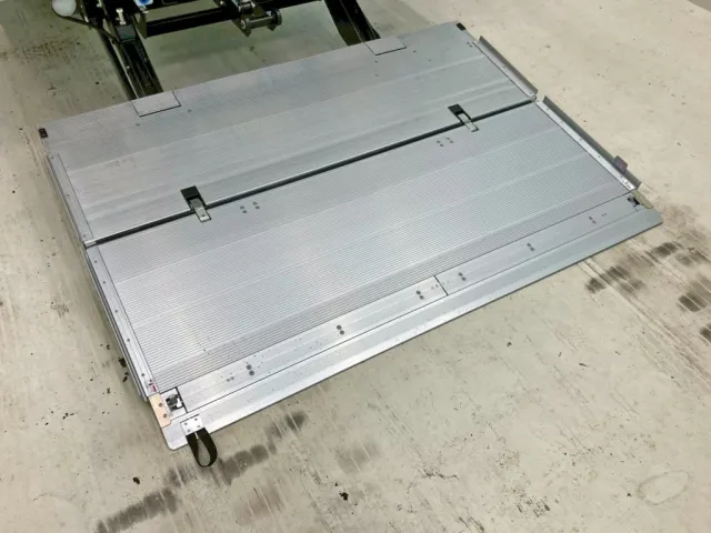 ゲートのステージの状態です。|三菱 ファイター 2KG-FK65F(2WD)の写真16