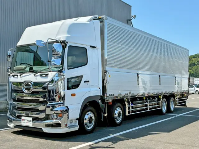 フロント周り、メッキパーツで飾っています。|日野 プロフィア 2DG-FW1AHC(8x4)の写真1