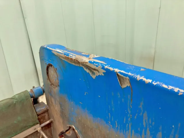 プロテクター助手席側にキズ・ヘコミがあります。|東急  TF36H2C3の写真13