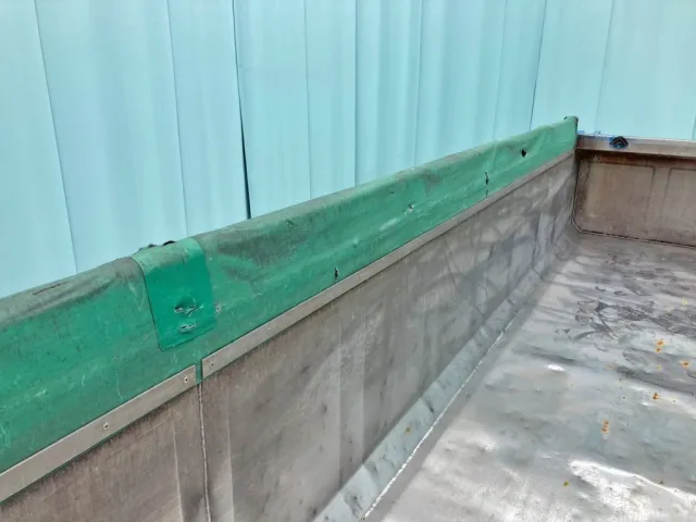 運転席側コボレーンシートにパッチ当て箇所があります。|東急  TF36H2C3の写真17