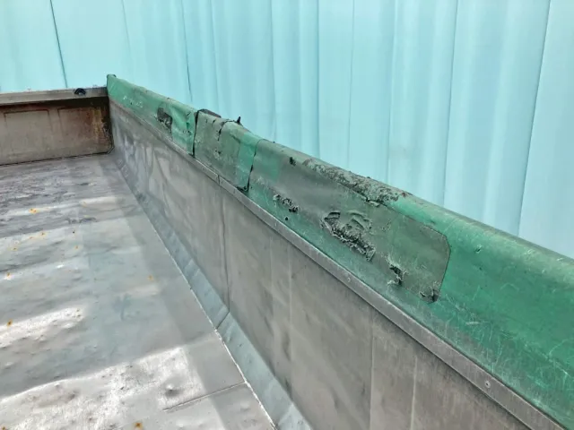 助手席側コボレーンシートに破れ・テープ補修箇所があります。|東急  TF36H2C3の写真18