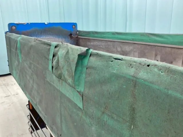 助手席側コボレーンシートに破れ・テープ補修箇所があります。|東急  TF36H2C3の写真20