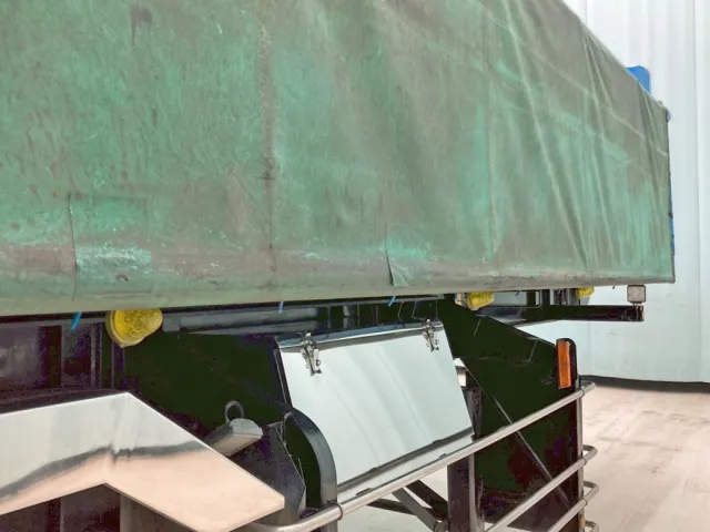 運転席側コボレーンシートにパッチ当て箇所があります。|東急  TF36H2C3の写真24