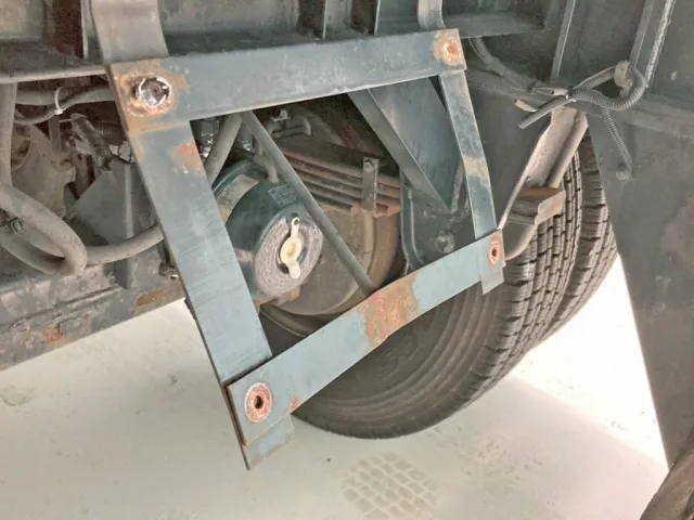 ナンバーステーに曲がりがあります。|東急  TF36H2C3の写真32