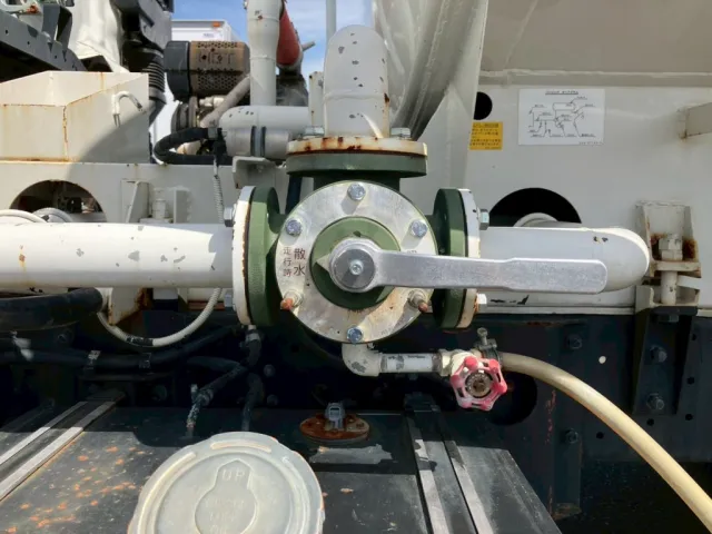 切り替えバルブです。|日野 レンジャー TKG-FC9JCAP(2WD)の写真13