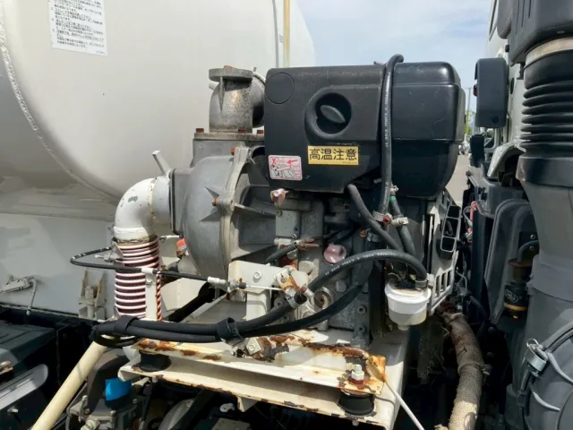 散水はサブエンジン式です。|日野 レンジャー TKG-FC9JCAP(2WD)の写真17