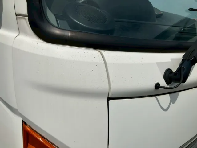 運転席側コーナーパネルにキズがあります。|日野 レンジャー TKG-FC9JCAP(2WD)の写真19