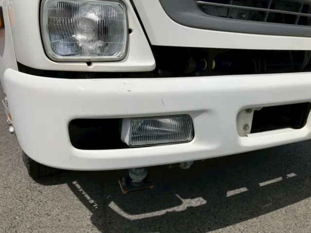 フロントバンパーにキズ・サビがあります。|日野 レンジャー TKG-FC9JCAP(2WD)の写真20