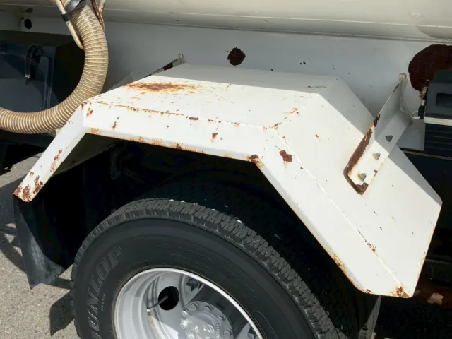 運転席側リヤフェンダーにキズ・サビがあります。|日野 レンジャー TKG-FC9JCAP(2WD)の写真25