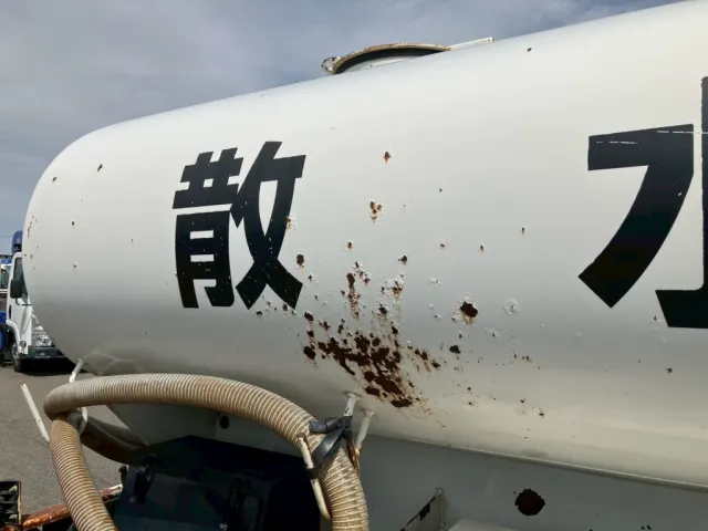 運転席側タンクにサビがあります。|日野 レンジャー TKG-FC9JCAP(2WD)の写真28