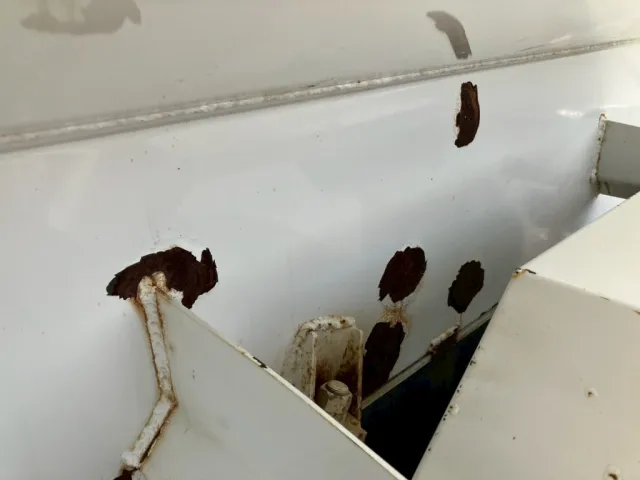 助手席側サブフレームにサビがあります。|日野 レンジャー TKG-FC9JCAP(2WD)の写真33