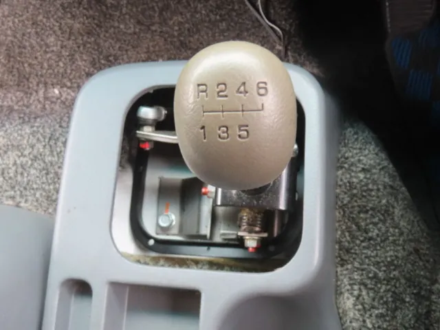 シフトブーツが欠品しています。|三菱 ファイター TKG-FK61F(2WD)の写真23