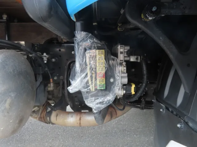 ヒューズボックスの蓋が欠品しています。|三菱 ファイター TKG-FK61F(2WD)の写真33