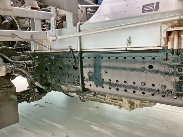 シャーシの状態です。|いすゞ フォワード LKG-FTR90S2の写真6