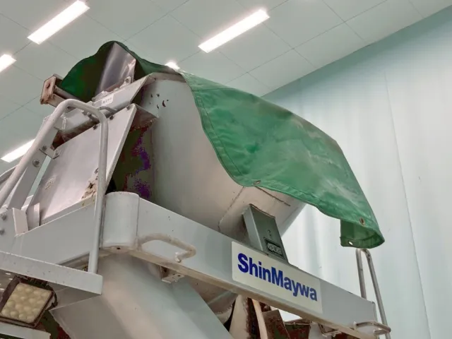 ホッパーカバーの留め具が欠品しています。|いすゞ フォワード LKG-FTR90S2の写真12