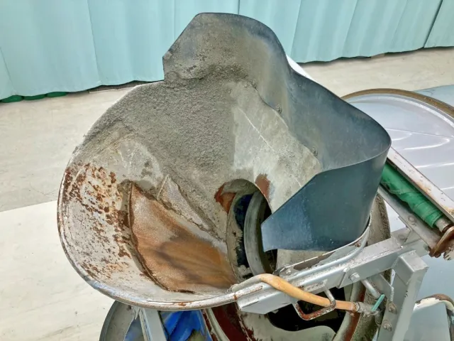 投入口の状態です。|いすゞ フォワード LKG-FTR90S2の写真13