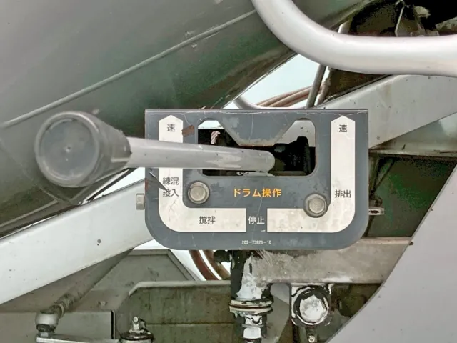 上物の操作レバーです。(助手席側)|いすゞ フォワード LKG-FTR90S2の写真26