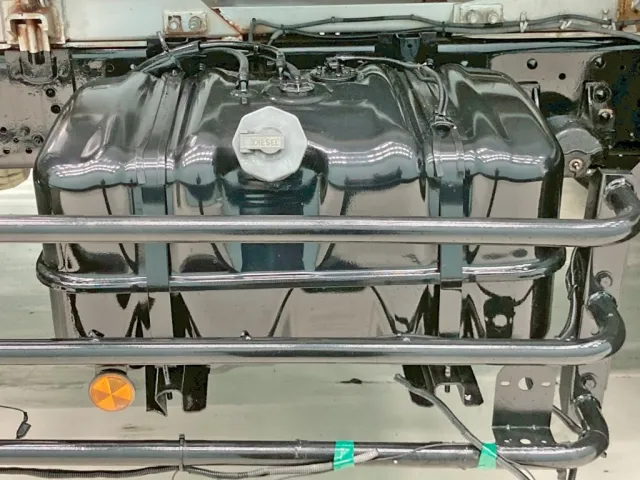 燃料タンクは100Lです。|いすゞ フォワード LKG-FTR90S2の写真40