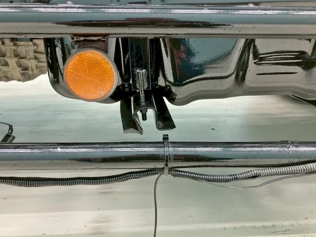 燃料タンクの前側ステーに曲がりがあります。|いすゞ フォワード LKG-FTR90S2の写真41