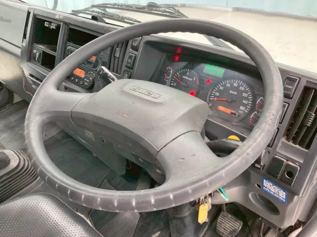 ハンドルにヘコミがあります。|いすゞ フォワード LKG-FTR90S2の写真42