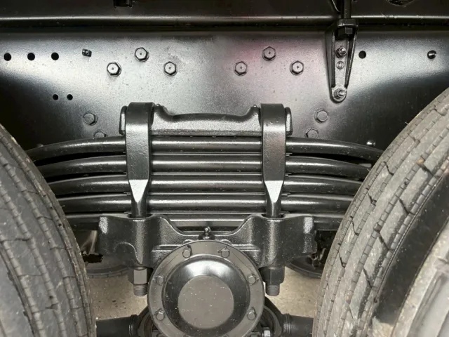 リーフサスです。|三菱 スーパーグレート 2PG-FV80VYの写真5