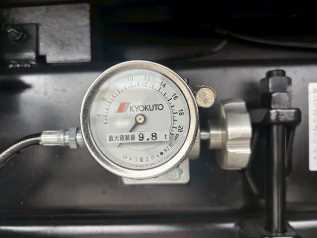 自重計です。|三菱 スーパーグレート 2PG-FV80VYの写真17