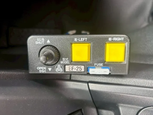 コボレーンの操作スイッチです。|三菱 スーパーグレート 2PG-FV80VYの写真22