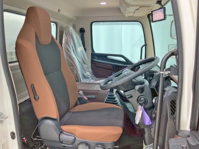 ベッドレスキャビンです。|日野 レンジャー 2KG-FC2ABA(2WD)の写真7