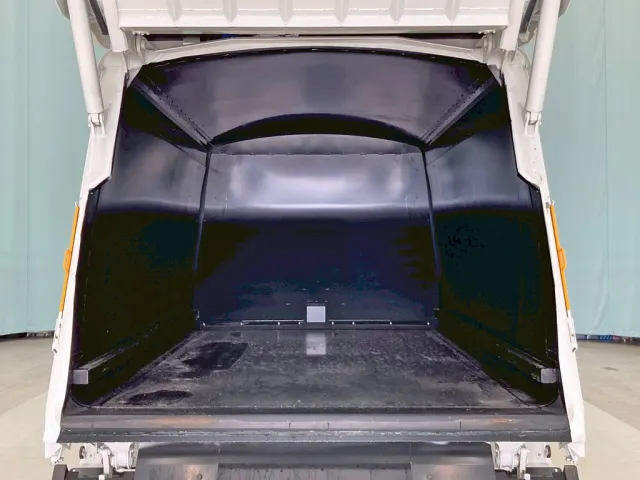 タンク内部の状態です。|日野 レンジャー 2KG-FC2ABA(2WD)の写真11