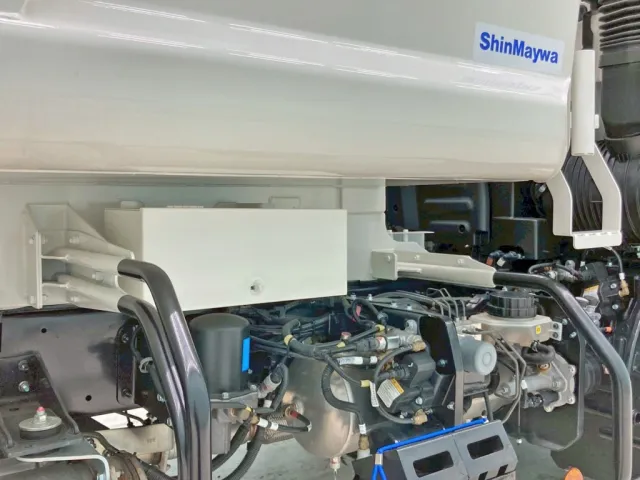 運転席側に工具箱が付いています。|日野 レンジャー 2KG-FC2ABA(2WD)の写真22