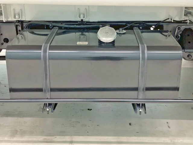 燃料タンクは200Lです。|日野 レンジャー 2KG-FC2ABA(2WD)の写真24